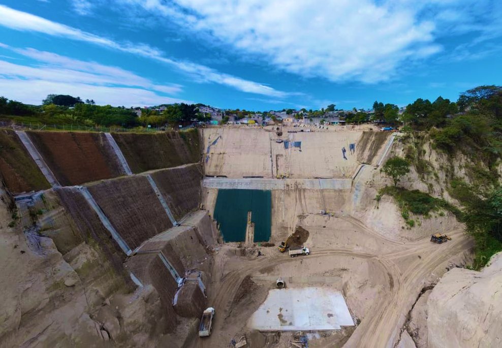 Obras de mitigación a cárcava en residencial Santa Lucía llevan un 90 % de avance obras-de-mitigacion-a-carcava-en-residencial-santa-lucia-llevan-un-90-de-avance
